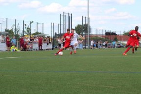 未来足球运动场将实现环保材料全覆盖，绿色发展理念深入人心，室外足球场的运营方案