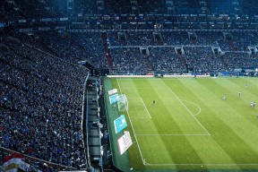 英超临门一脚：奇迹进球点燃现场激情，英超精彩进球集锦