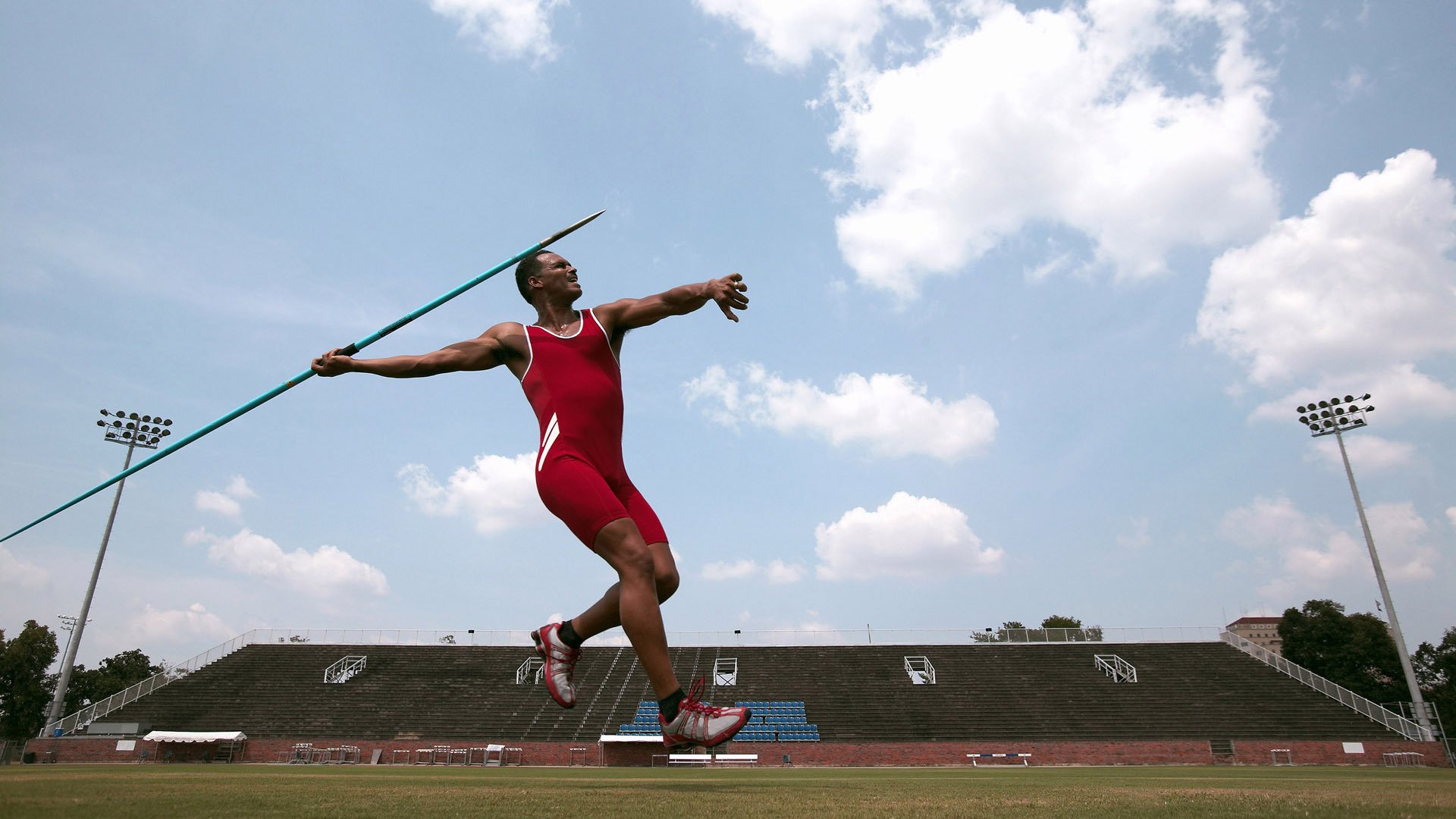 青少年篮球试点视频教学资源助力普及推广，青少年篮球基本功训练视频